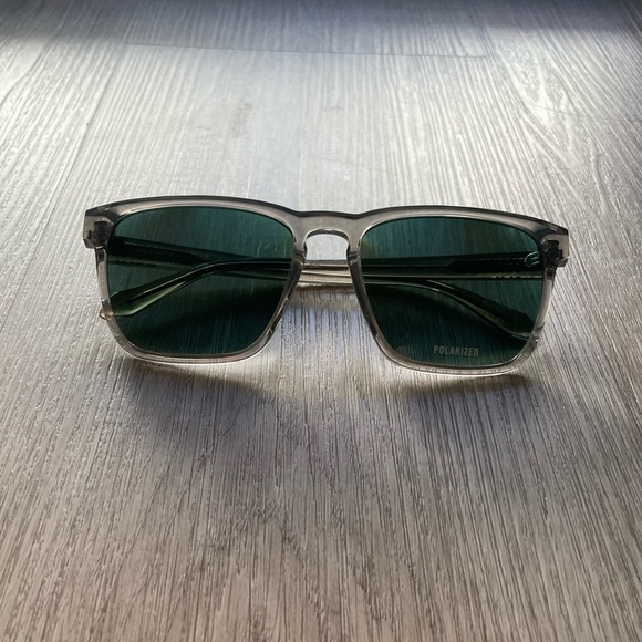 quay australia unplugged gray & blue square modern Polarized sunglasses eyewear - Picture 3 of 7